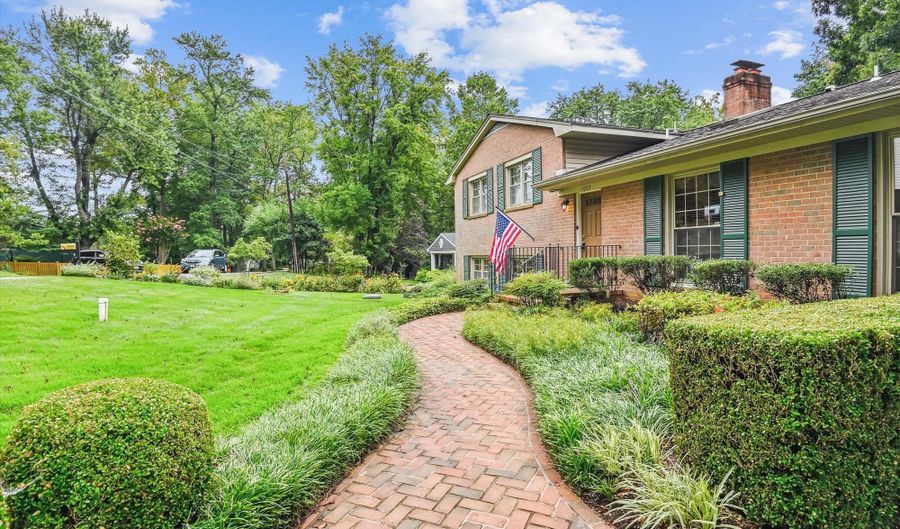 1003 DULANEY Ln, Annapolis, MD 21403 - 4 Beds, 3 Bath