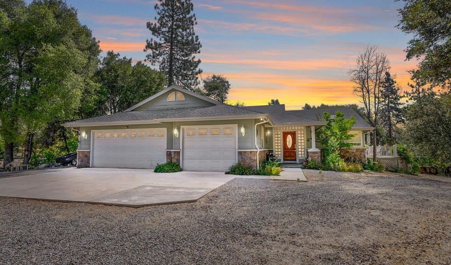 44550 Windsong Way, Ahwahnee, CA 93601 - 3 Beds, 3 Bath