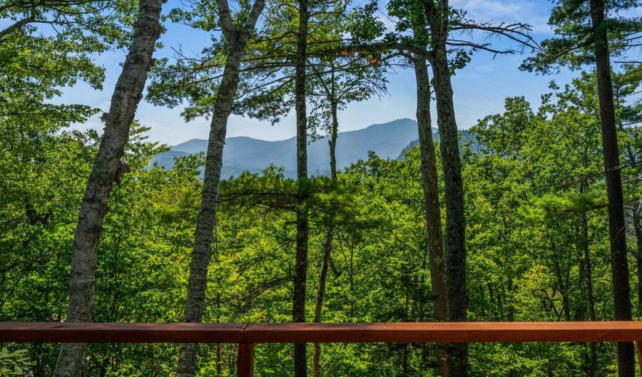 27 Moat Mountain Cir, Bartlett, NH 03812 - 4 Beds, 2 Bath