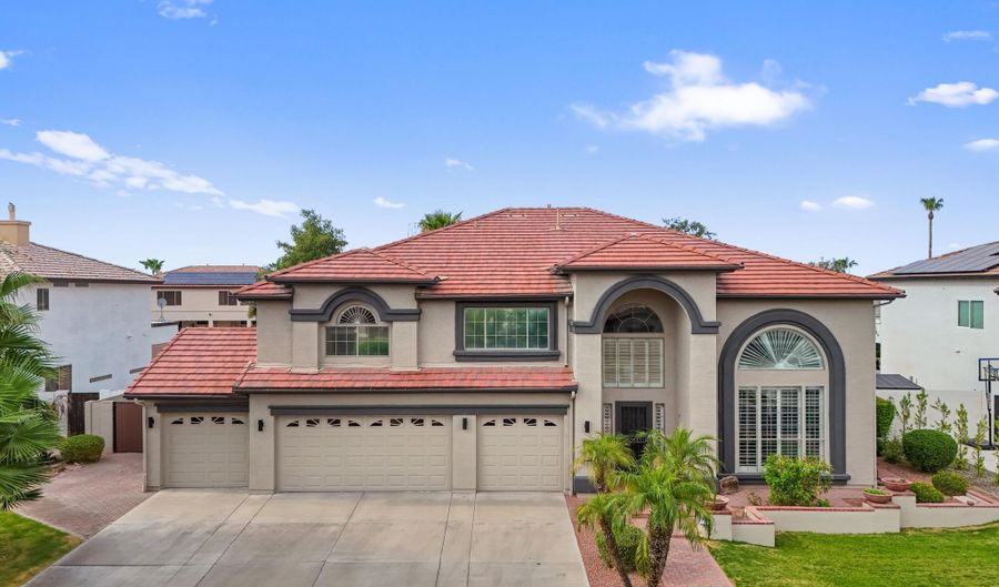 1694 E MEAD Dr, Chandler, AZ 85249 - 5 Beds, 4 Bath