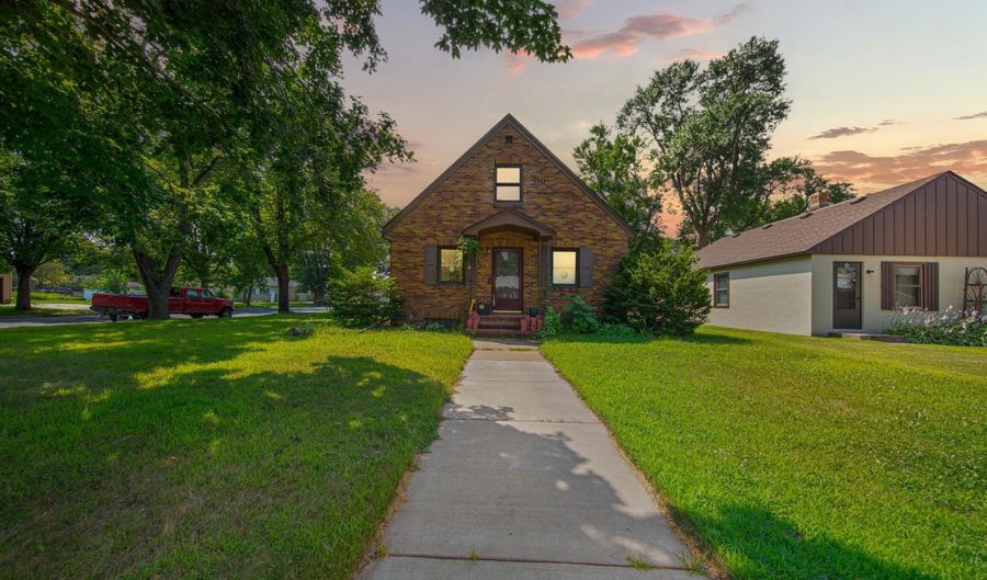116 E Clinton St, Arlington, MN 55307 - 3 Beds, 2 Bath