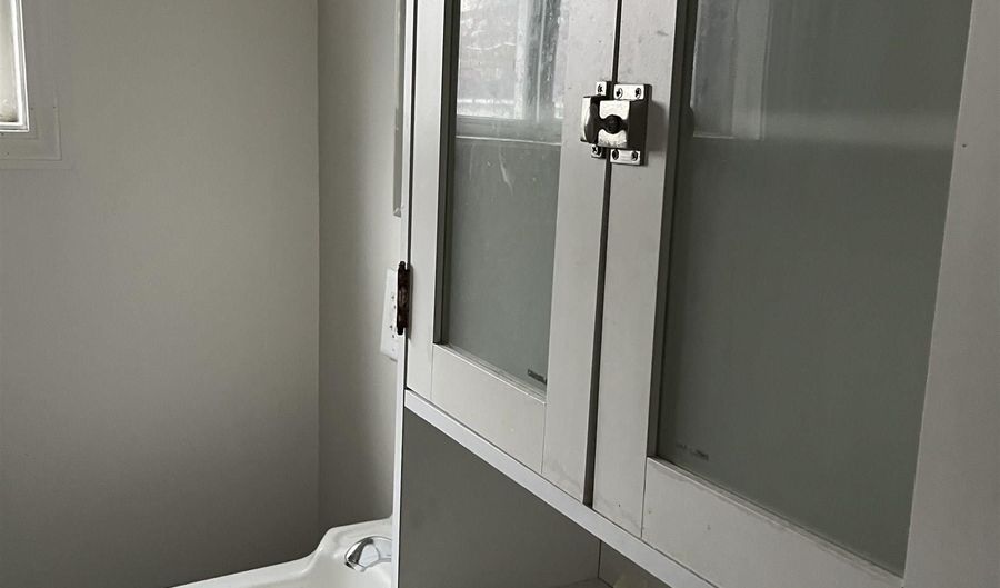 1242 E Superior St, Alma, MI 48801 - 0 Beds, 0 Bath