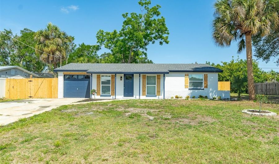 6304 FLORIDA Cir W, Apollo Beach, FL 33572 - 3 Beds, 1 Bath