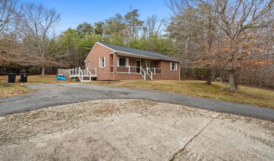 8810 NORMAL SCHOOL Rd, Bowie, MD 20715 - 4 Beds, 3 Bath