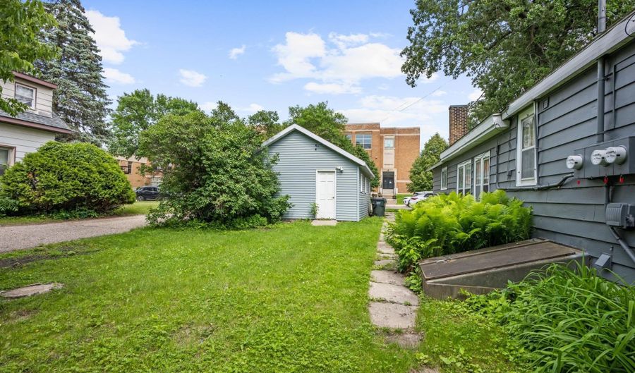 321 6th Ave E, Alexandria, MN 56308 - 5 Beds, 3 Bath