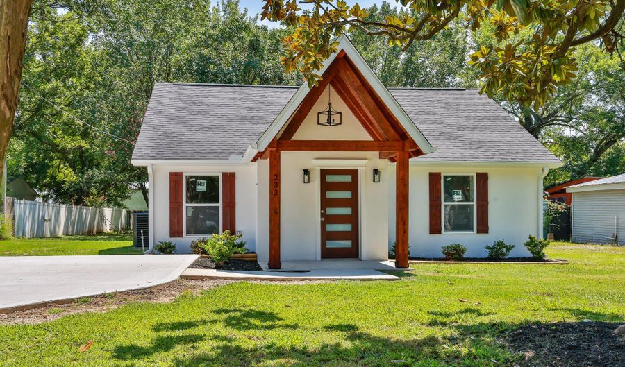 233 W Park St, Alamo, TN 38001 - 3 Beds, 1 Bath
