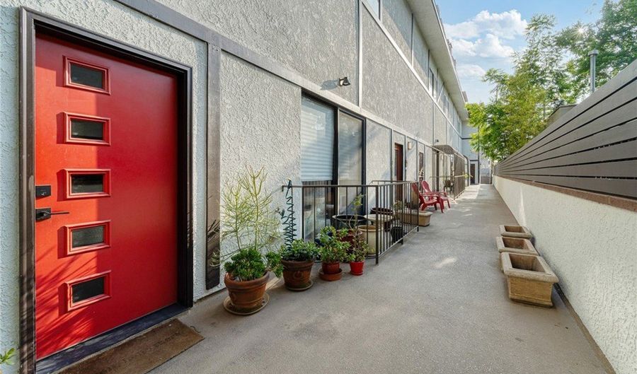 807 N Sycamore Ave 6, Los Angeles, CA 90038 - 3 Beds, 3 Bath