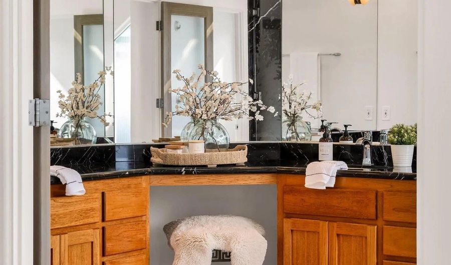 4527 Narragansett Ave, San Diego, CA 92107 - 5 Beds, 5 Bath