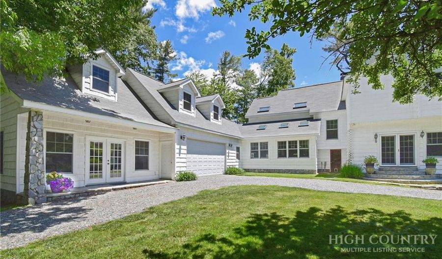 140 Library Ln, Banner Elk, NC 28604 - 4 Beds, 3 Bath