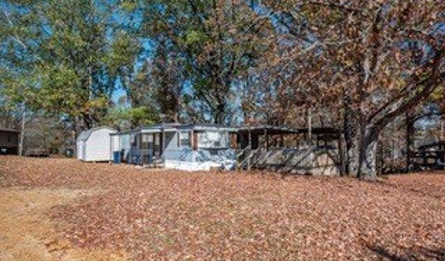 352 Coles Point Rd, Batesville, MS 38606 - 2 Beds, 1 Bath