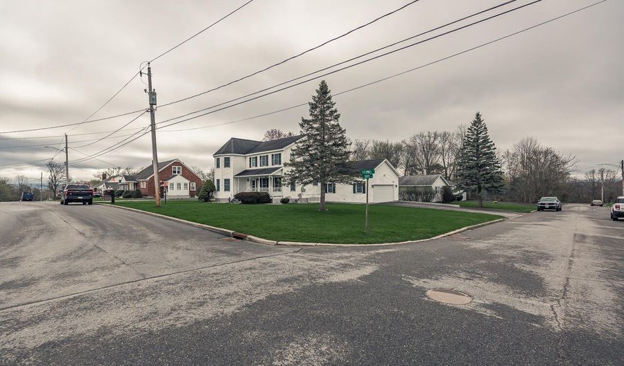 26 Columbia St, Amsterdam, NY 12010 - 3 Beds, 3 Bath
