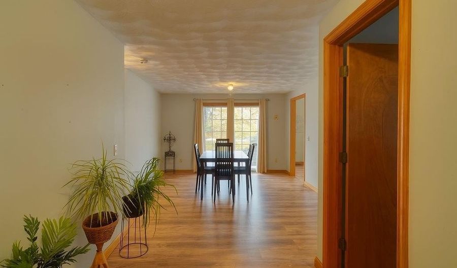 42 Kiley Way, Coventry, RI 02816 - 3 Beds, 3 Bath