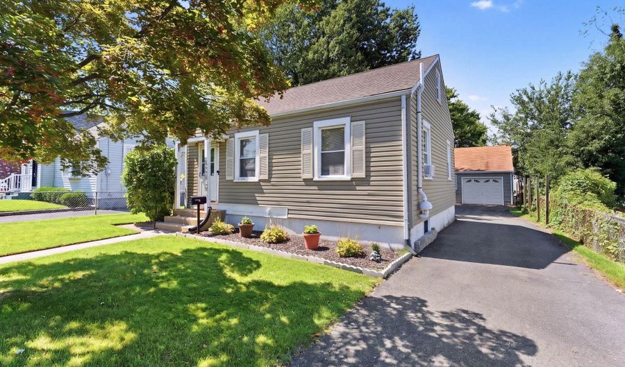 335 E BROWNING Rd, Bellmawr, NJ 08031 - 2 Beds, 1 Bath