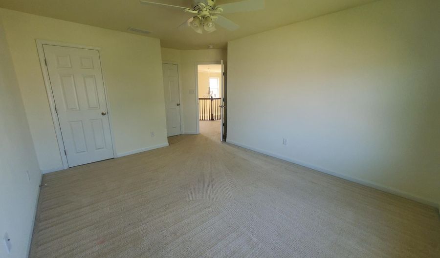 33 SAPHIRE Ct, Dover, DE 19901 - 4 Beds, 3 Bath