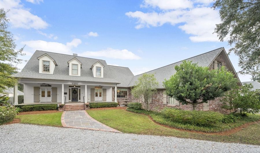 1231 Cyril Ave, Baton Rouge, LA 70806 - 5 Beds, 4 Bath