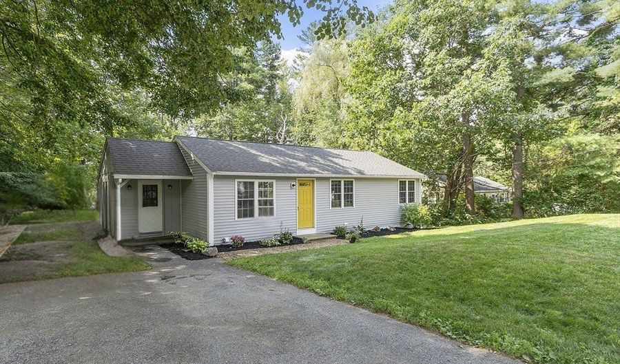 11 Lillian Dr, Ashburnham, MA 01430 - 3 Beds, 2 Bath