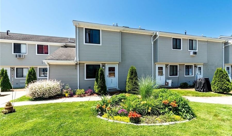 66 Girard Ave 322, Newport, RI 02840 - 2 Beds, 2 Bath