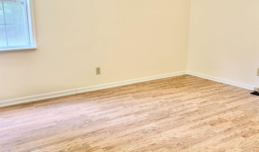 627 W 63RD St, Anniston, AL 36206 - 3 Beds, 1 Bath