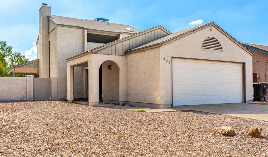 1882 N IOWA St, Chandler, AZ 85225 - 3 Beds, 2 Bath