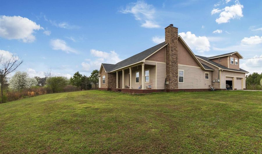 97 Corinth Rd, Albertville, AL 35951 - 3 Beds, 4 Bath