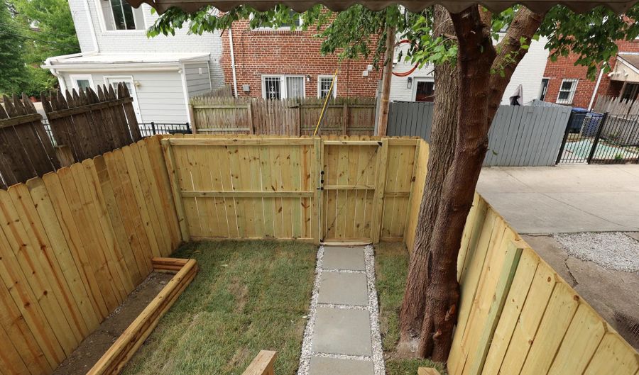 2039 ROSEDALE St NE, Washington, DC 20002 - 2 Beds, 2 Bath