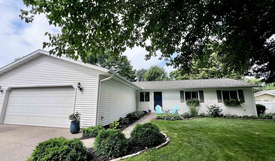 2830 S 4th St, Wisconsin Rapids, WI 54494 - 3 Beds, 3 Bath