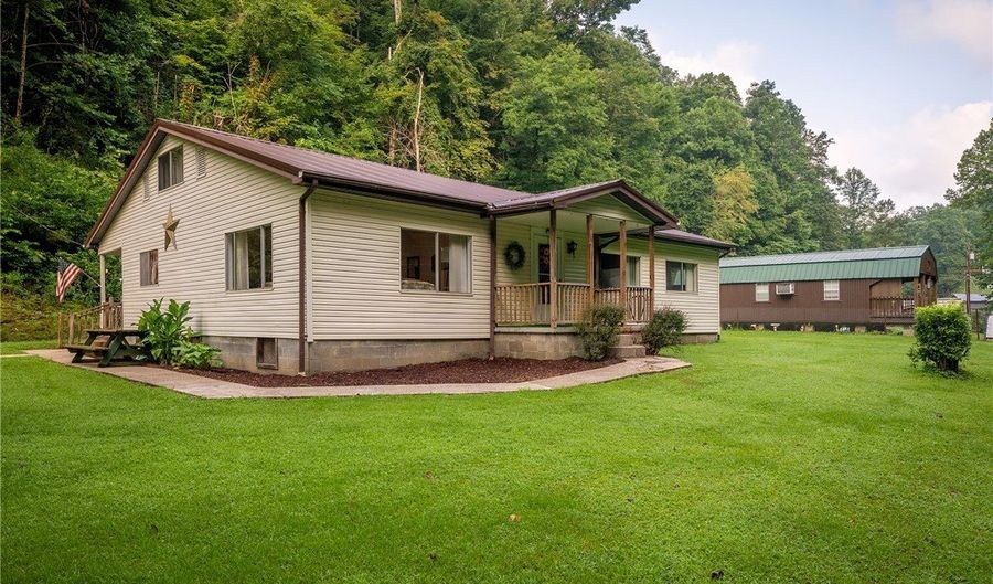 114 Pebbles Dr, Alkol, WV 25501 - 3 Beds, 1 Bath