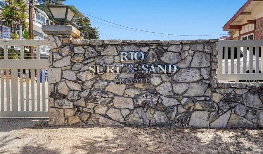 617 Beach Dr, Aptos, CA 95003 - 4 Beds, 3 Bath