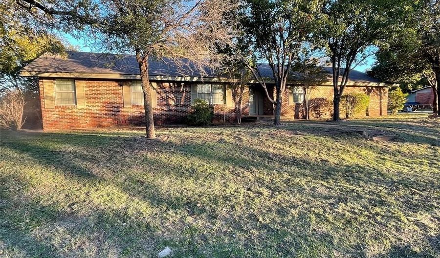 8617 N US Highway 283, Albany, TX 76430 - 3 Beds, 2 Bath