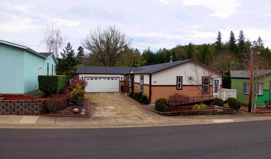 381 KNOLL TERRACE Dr, Canyonville, OR 97417 - 3 Beds, 2 Bath