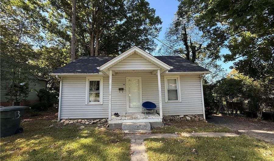 623 Cascade Ave, Asheboro, NC 27203 - 2 Beds, 1 Bath