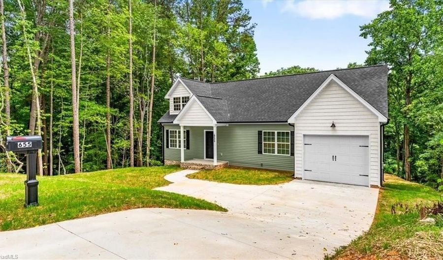 655 Woodland Cir, Asheboro, NC 27203 - 3 Beds, 2 Bath
