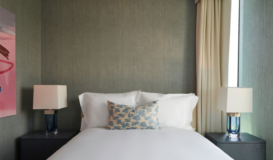 2139 Kuhio Ave Ph-A, Honolulu, HI 96815 - 3 Beds, 5 Bath