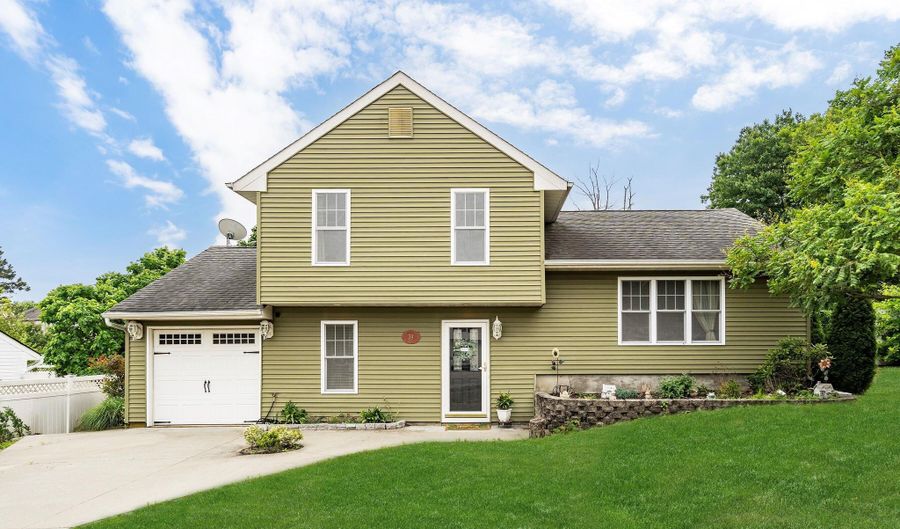 39 Georgetown Blvd, Barnegat, NJ 08005 - 4 Beds, 2 Bath