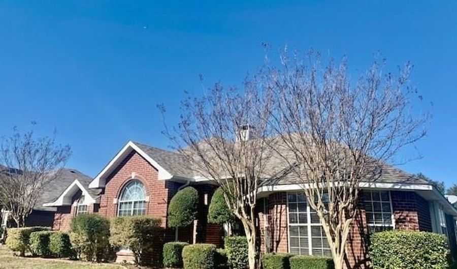 711 Rolling Hills Dr, Allen, TX 75002 - 3 Beds, 2 Bath