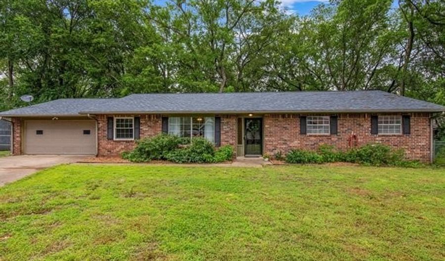 4724 Pathfinder Ct, Bartlesville, OK 74006 - 3 Beds, 3 Bath