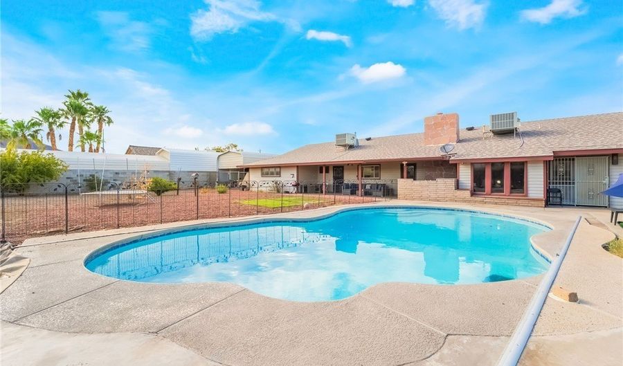 121 E Rancho Dr, Henderson, NV 89015 - 4 Beds, 3 Bath
