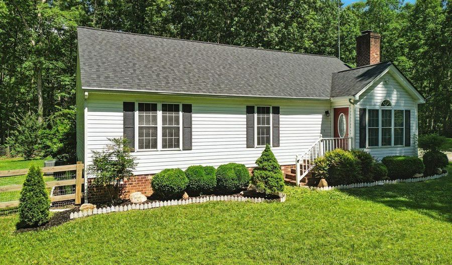 15685 Kennons Ln, Amelia, VA 23002 - 3 Beds, 2 Bath