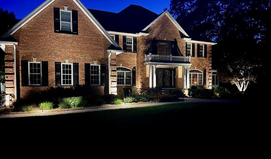8 Meeting Rock Dr, Atkinson, NH 03811 - 4 Beds, 5 Bath