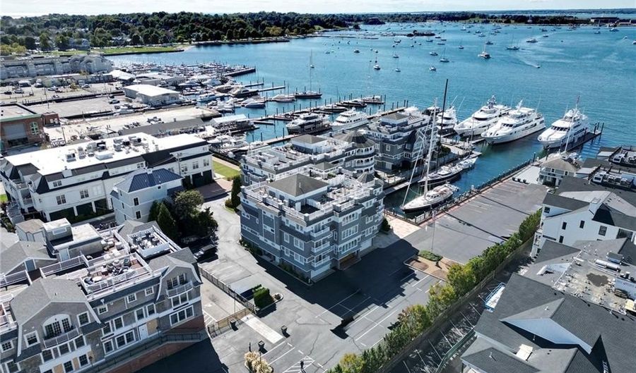 24 Brown And Howard Wharf 302, Newport, RI 02840 - 3 Beds, 3 Bath