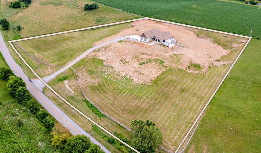 4031 Vigo Rd, Bagdad, KY 40003 - 5 Beds, 4 Bath