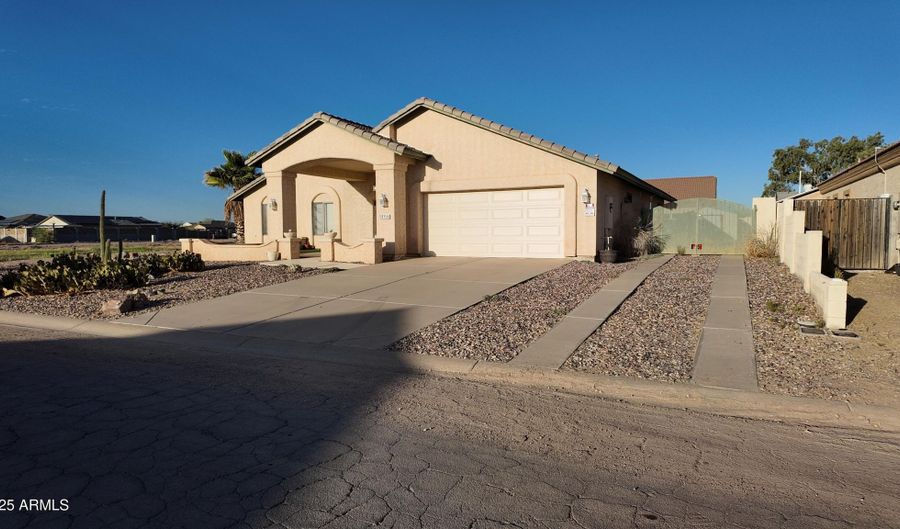 14515 S DIABLO Rd, Arizona City, AZ 85123 - 3 Beds, 2 Bath