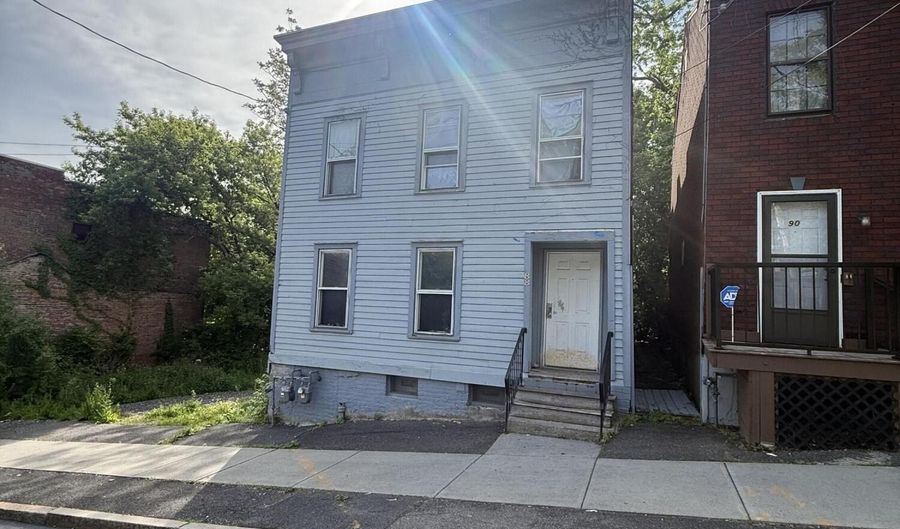 88 Elizabeth St, Albany, NY 12202 - 6 Beds, 2 Bath