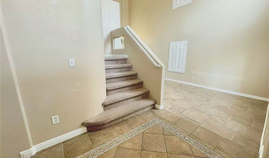 278 Heatherstone St, Henderson, NV 89052 - 3 Beds, 3 Bath