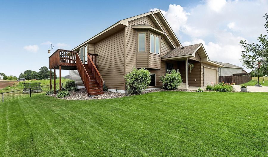 105 Estate Dr, Avon, MN 56310 - 4 Beds, 2 Bath