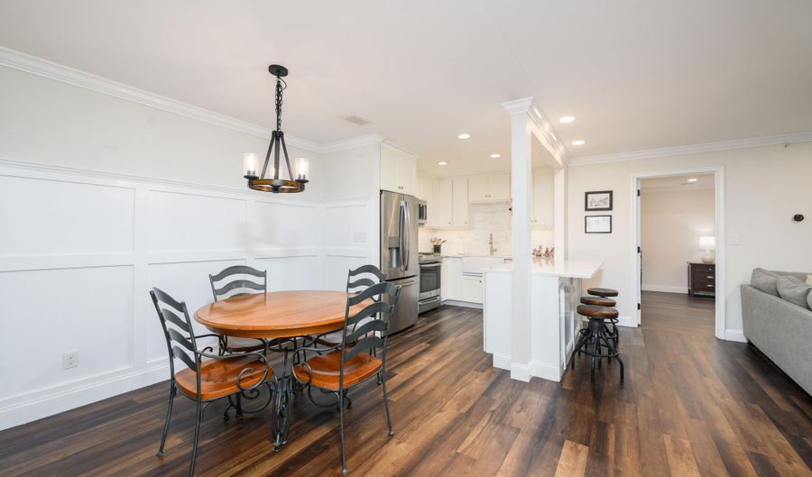 816 Wedgewood Cir, Belford, NJ 07718 - 2 Beds, 2 Bath