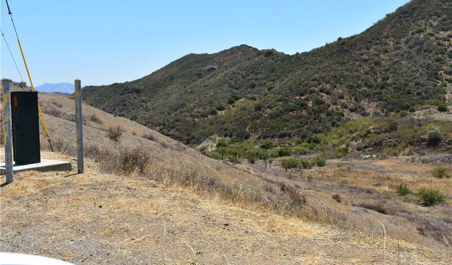 Kanan Rd, Agoura Hills, CA 91301 - 0 Beds, 0 Bath