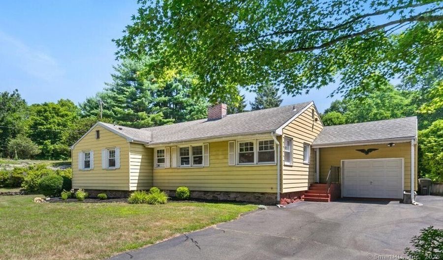 316 Leetes Island Rd, Branford, CT 06405 - 3 Beds, 1 Bath