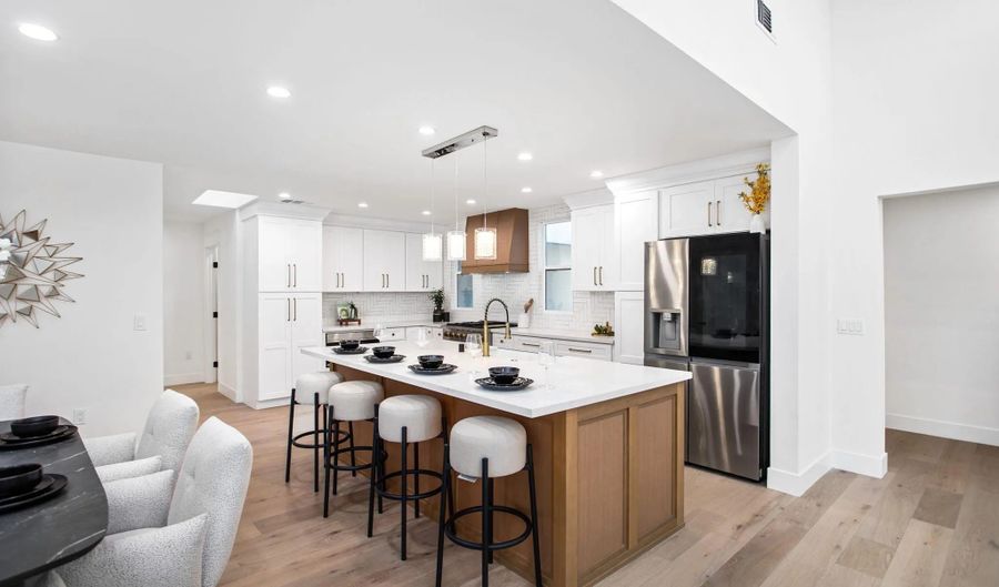 1513 California St, Oceanside, CA 92054 - 5 Beds, 4 Bath