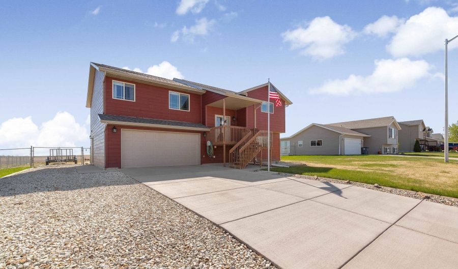 476 Freude Ln, Box Elder, SD 57719 - 4 Beds, 3 Bath